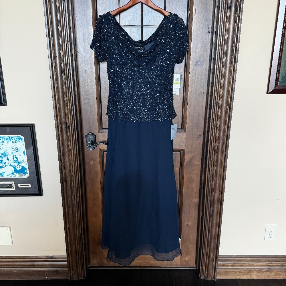 JKara Evening Formal Evening Gown size 14